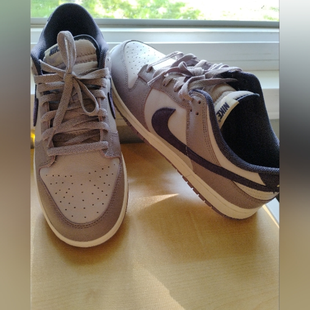 Nike Men’s Athletic Shoes Gray and Purple Low-Top Sneakers - Picture 5 of 12